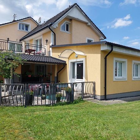 Penzion Slunce Česká Lípa エクステリア 写真
