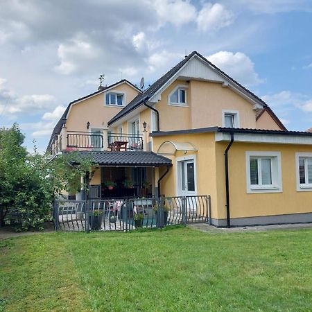 Penzion Slunce Česká Lípa エクステリア 写真